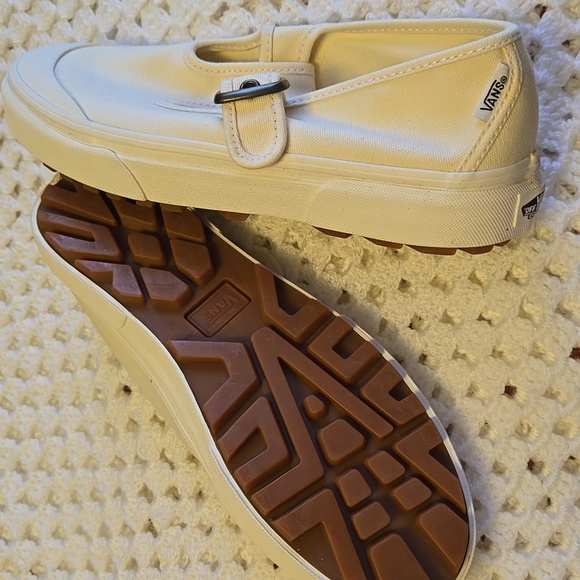 Vans Cream Canvas Sneakers with Buckle - Picture 2 of 4
